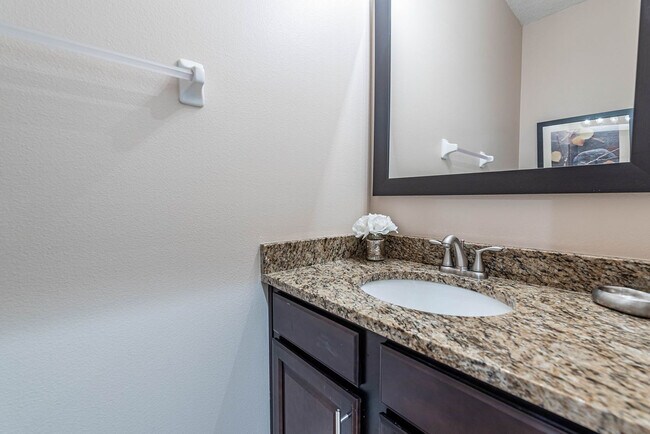 Building Photo - 8079 Brooksville Dr