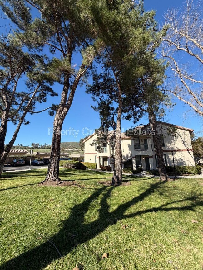 Building Photo - 10921 Sabre Hill Dr