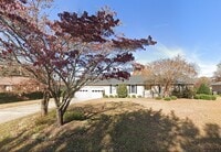 Building Photo - 2303 Gingko Dr