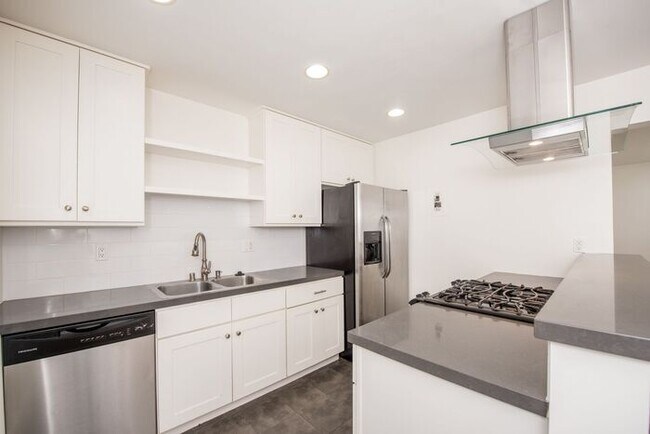 Building Photo - East Side Gem