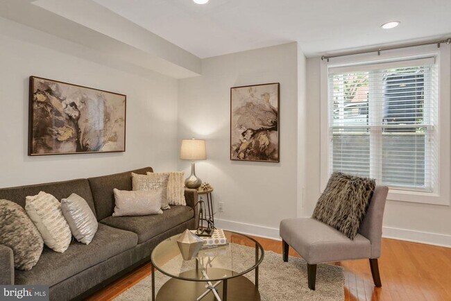 Building Photo - 43 Hanover Pl NW