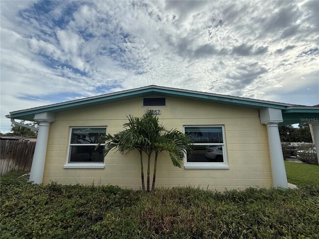 Building Photo - 7057 Sunset Dr S