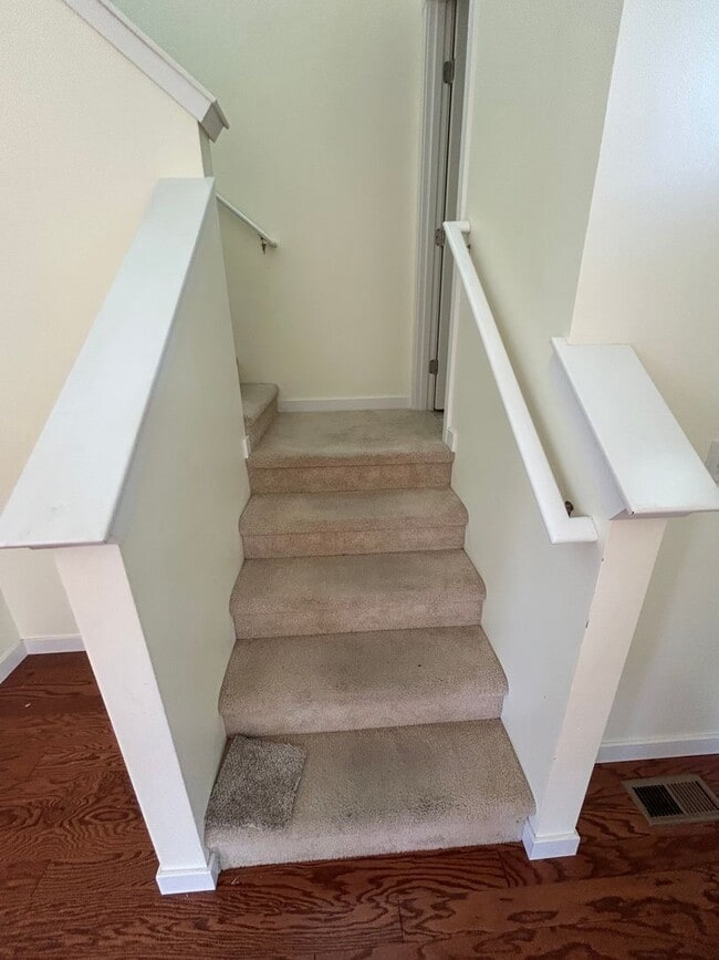 Building Photo - Beautiful Three Bedroom House for Rent in ...