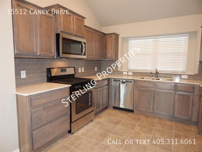 Building Photo - 15512 Caney Dr