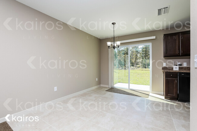 Building Photo - 465 Malauka Radial
