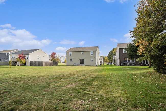 Building Photo - Immediate Occupancy Available!