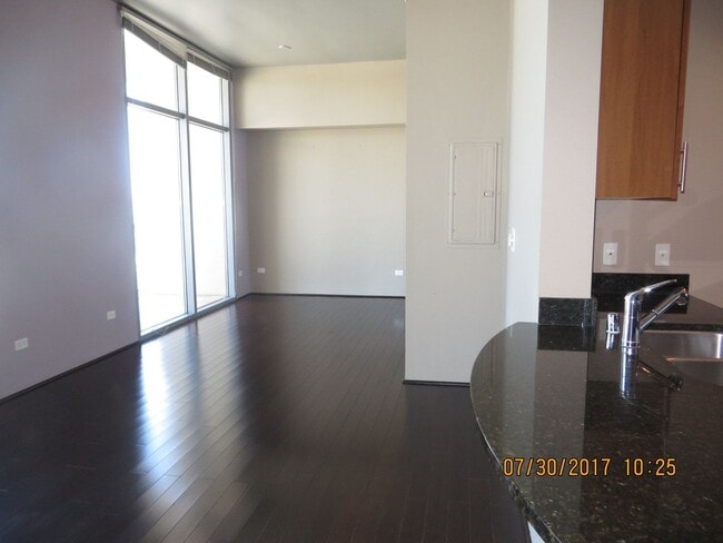 Building Photo - ALLURE CONDO- 37th Floor- VIEWS!!!!