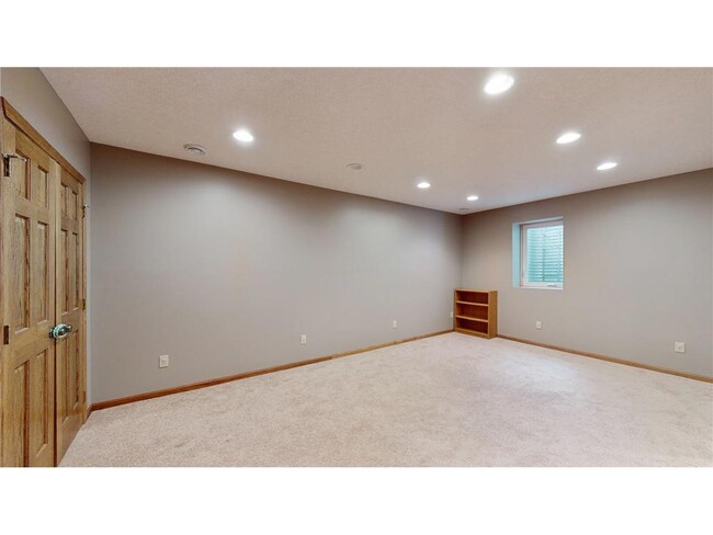 Building Photo - 2079 Woodbridge Way