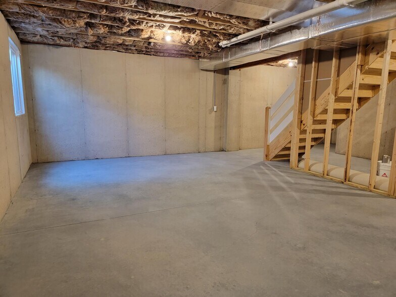 Building Photo - 205 Sage Blvd