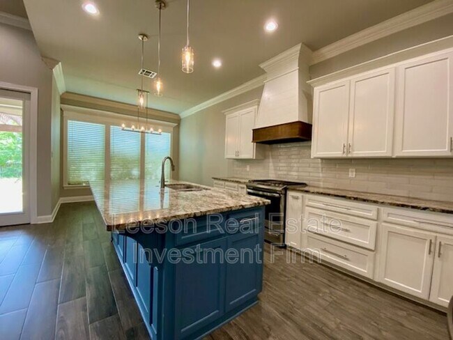 Building Photo - 2076 Highpoint Pl