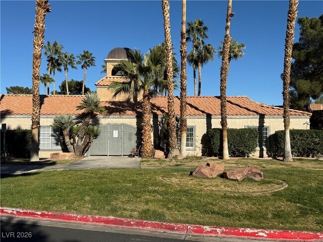 Building Photo - 240 Mission Catalina Ln