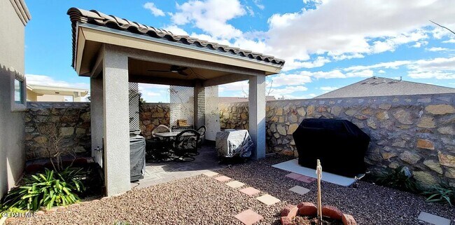 Building Photo - 13212 Emerald Hills St