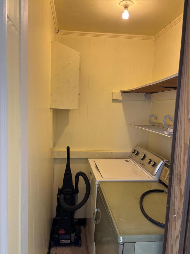 Building Photo - 107 Orange St