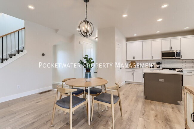 Building Photo - 1331 Baker St