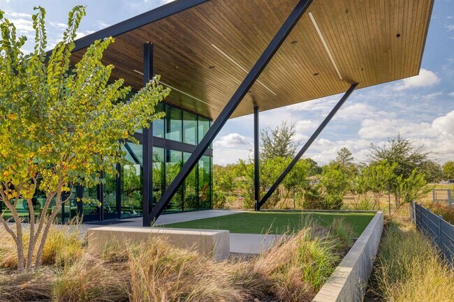 Building Photo - 7607 Eckington St