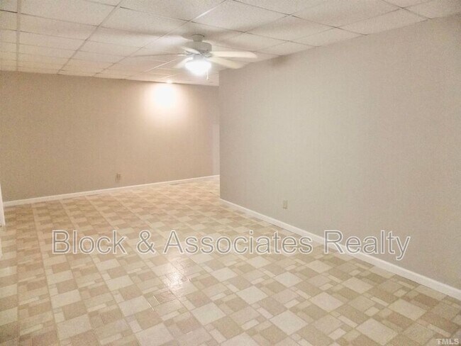 Building Photo - 54 Preakness Dr