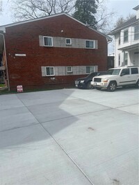 Building Photo - 629 W 28th St