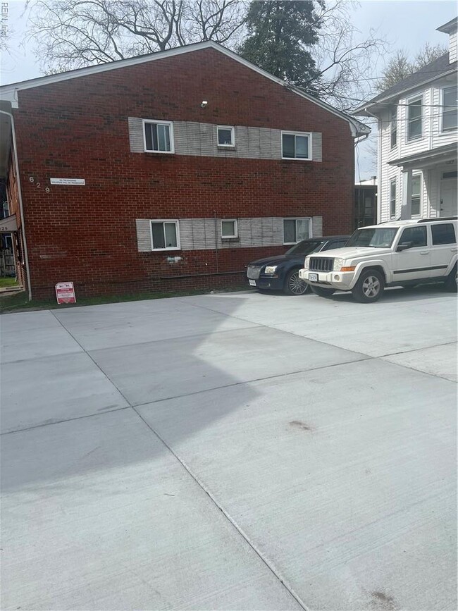 Primary Photo - 629 W 28th St
