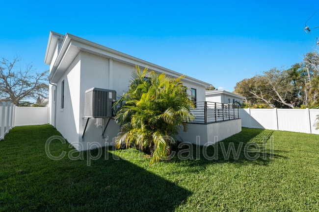 Building Photo - 2345 Bahia Vista St