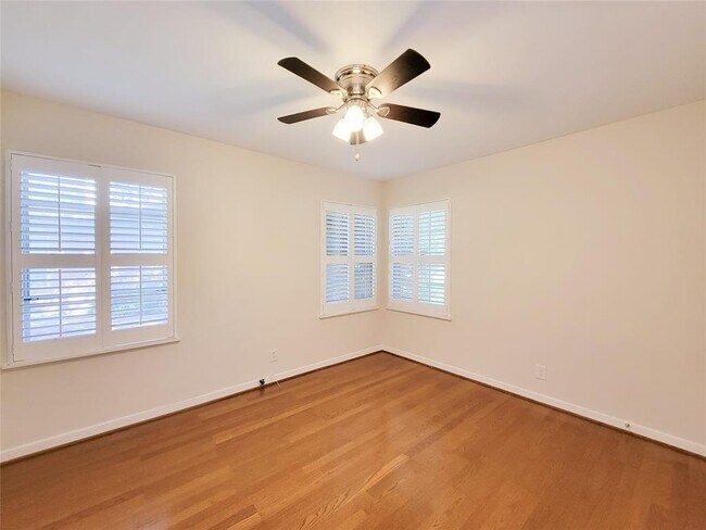 Building Photo - 4602 Redstart St