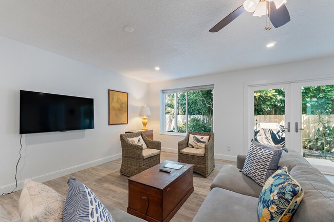 Building Photo - 3463 Canal Ct