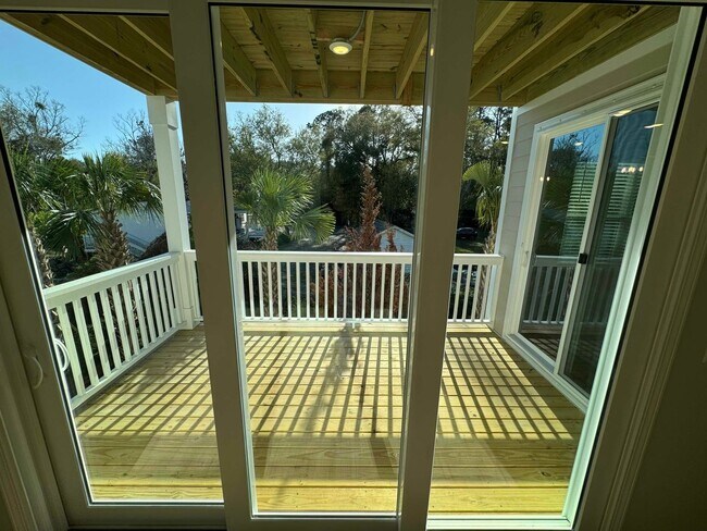 Building Photo - 20 Ladyslipper Ln