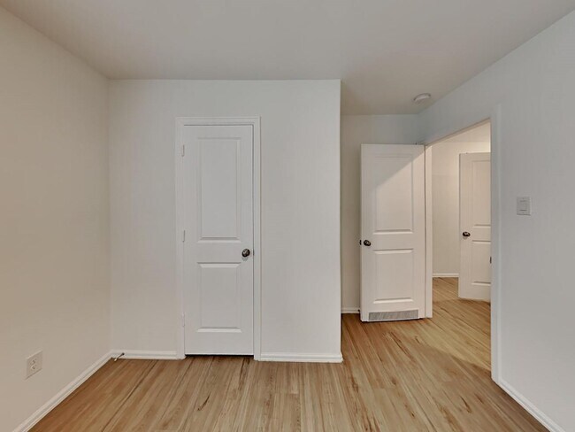 Building Photo - 22263 Stoney Ravine Dr