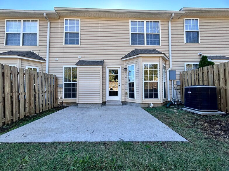 Building Photo - 2482 Nashboro Blvd