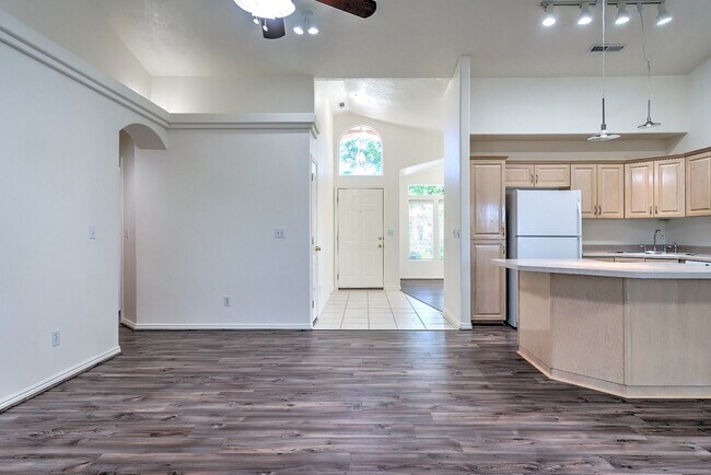 Building Photo - Home in Green Springs Golf Course Communit...