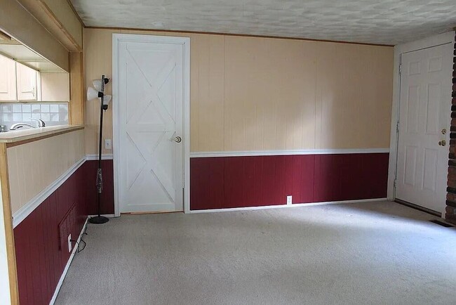 Building Photo - 655 Robinwood Dr