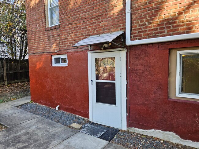 Building Photo - 2030 N Cleveland St