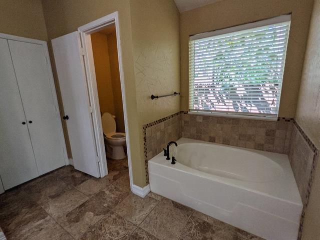 Building Photo - 1321 Meadowbrook Dr