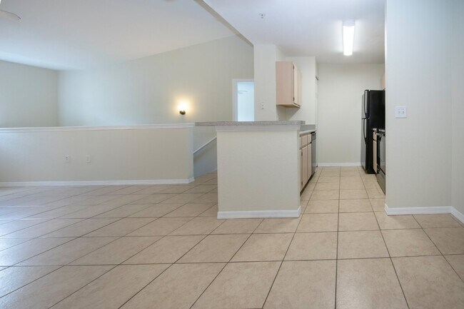 Building Photo - 2 Bedroom Condo W/ Garage in Lakewood Ranch