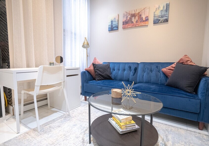 Building Photo - 5 W 101st St