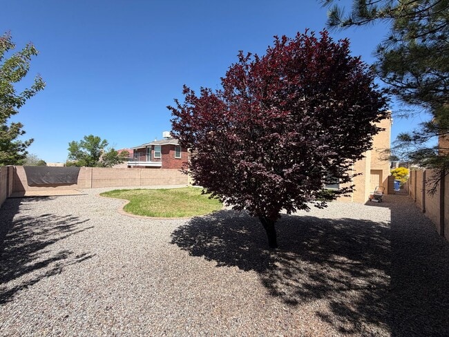 Building Photo - 4 Bedroom Home Plus Office Available Near Eubank Blvd NE & Paseo Del Norte!