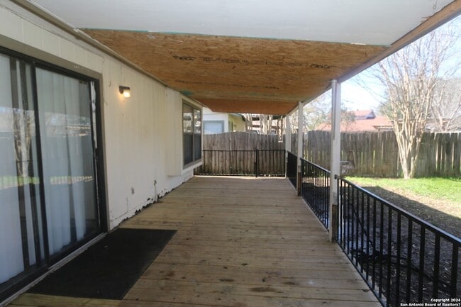 Building Photo - 6943 Sunshine Tree Dr