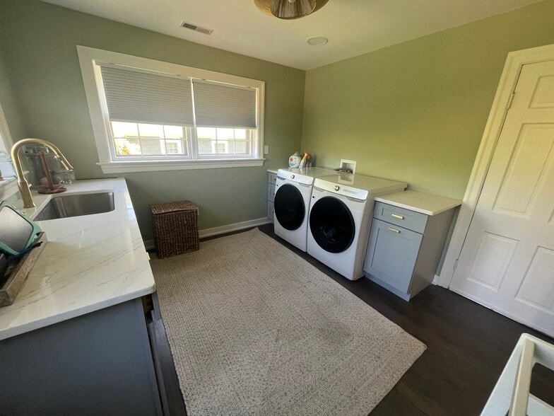 Building Photo - 231 Colonial Ave