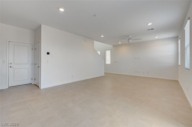 Building Photo - 324 Lupton Ave