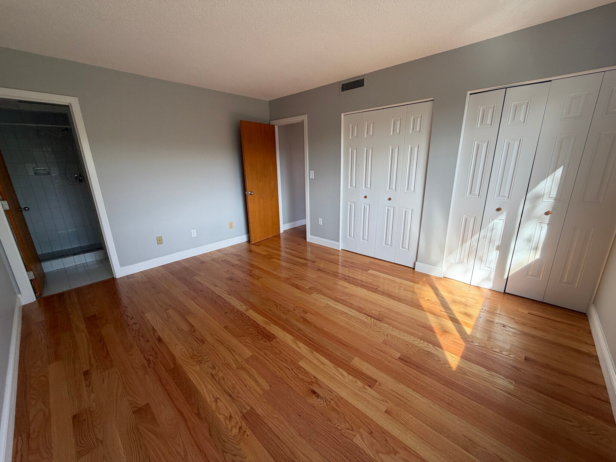 Building Photo - 1751 Beacon St