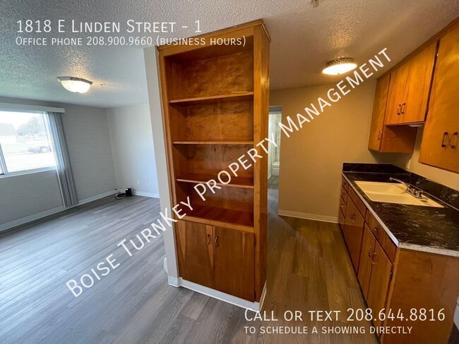 Building Photo - 1818 E Linden St