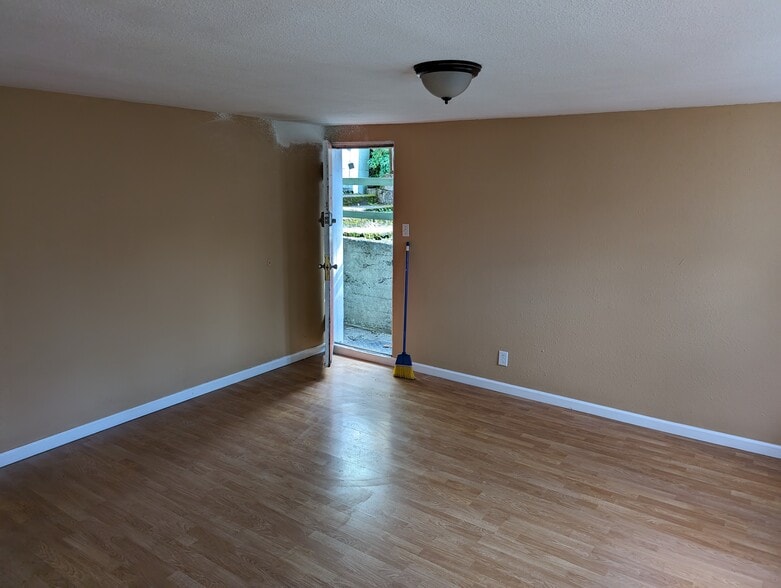 living room (different angle - 3536 Interlake Ave N