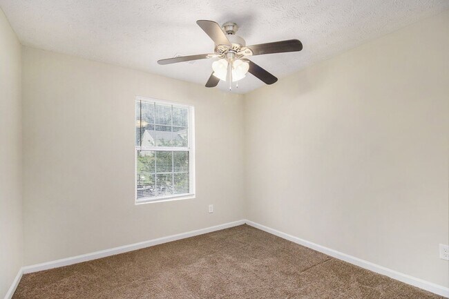 Building Photo - 3 Bedroom 2.5 Bath Home