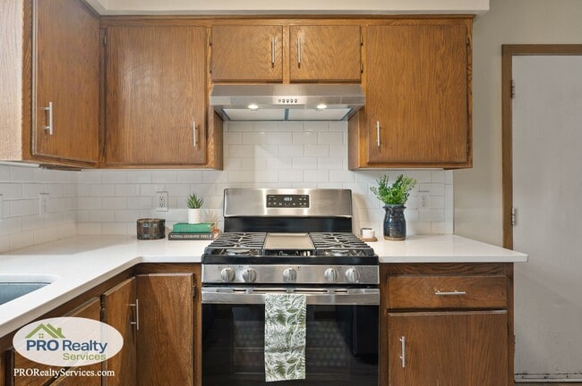 Building Photo - 3 Bedroom House In St. Francis