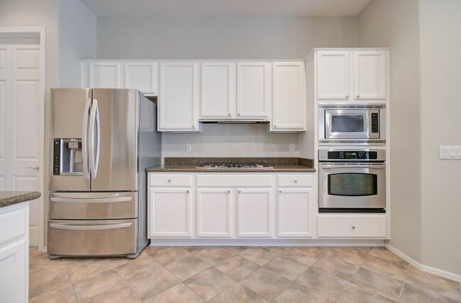 Building Photo - 4120 E Donato Dr