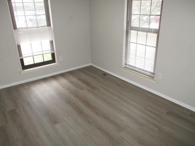 Building Photo - 41094 Southwind Dr