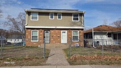 Building Photo - Great 2BR Duplex with a yard, Minneapolis - Bilingual landlords - open to S8