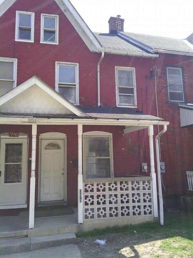 Building Photo - 398 Valley Rd