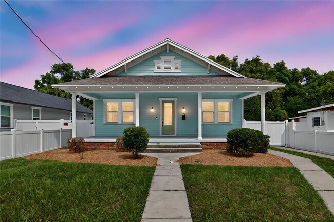 Primary Photo - 506 E Robles St