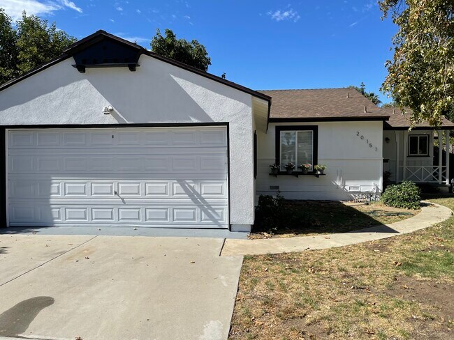 Building Photo - 20151 Hart St