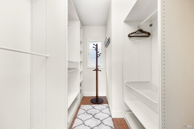 Building Photo - 1244 N Fitch Mountain Rd